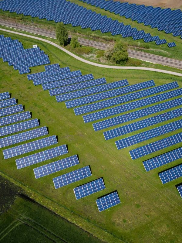 solar farm. Potenziamo il vostro business con servizi strategici per la crescita